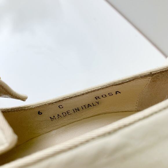 Bally Ivory Leather Chain Pumps — Vintage Milan, Quiet Luxury, Fall Runway | 90s - Picture 14 of 16